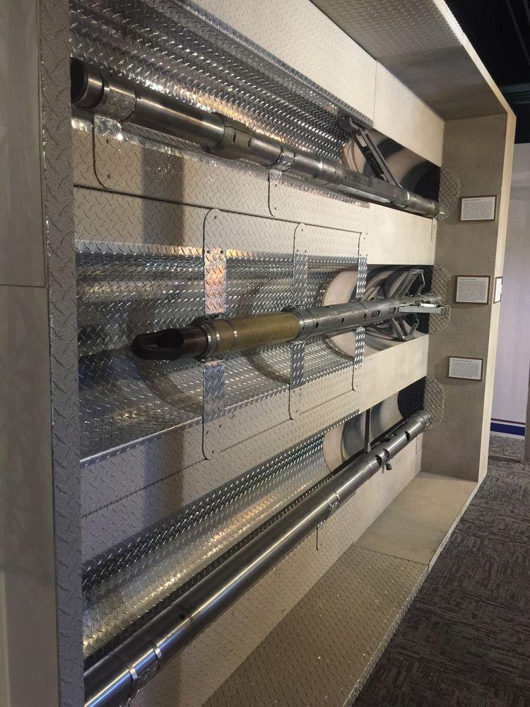 模拟采油勘探钻井的：钻具扩孔器！